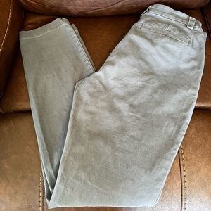 Duluth Trading Co Women’s Pants In Grey Size 6 Waist 30” Inseam 30” Rise 9” EUC